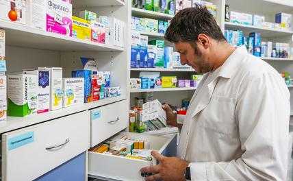 Обвал рубля и логистика резко снизили количество импортных лекарств в аптеках